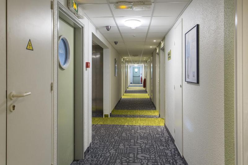 Ibis Budget Senlis Екстериор снимка