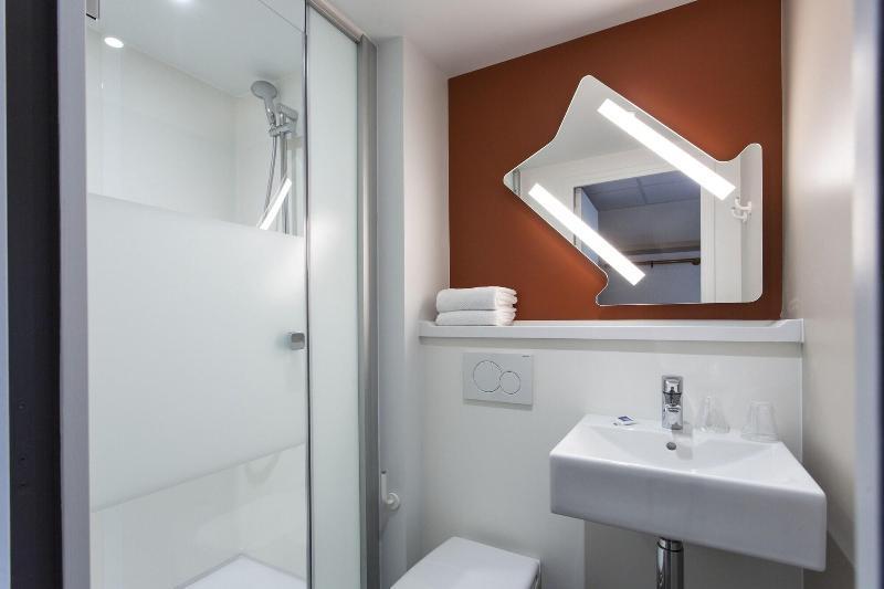 Ibis Budget Senlis Екстериор снимка
