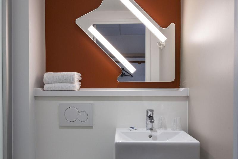 Ibis Budget Senlis Екстериор снимка