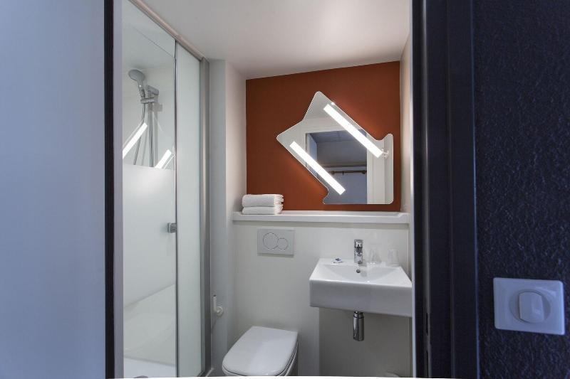 Ibis Budget Senlis Екстериор снимка