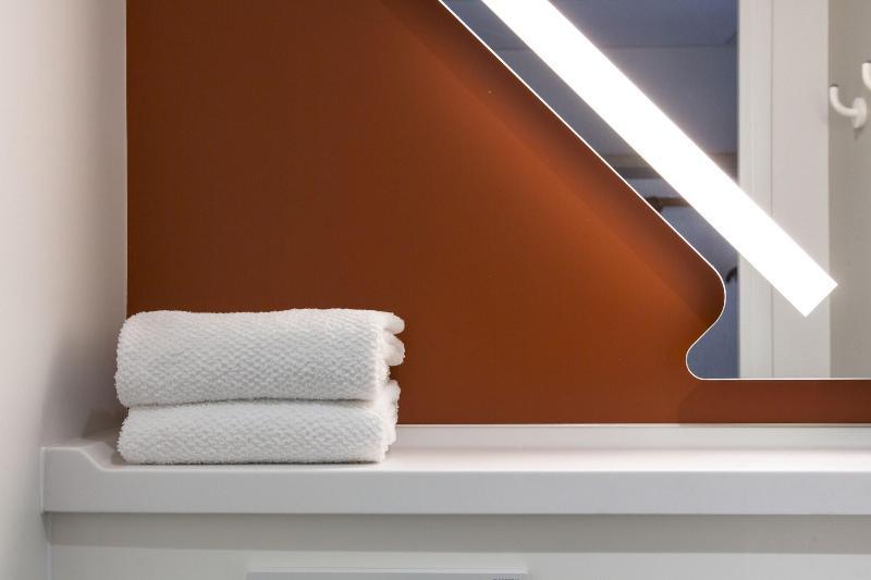 Ibis Budget Senlis Екстериор снимка