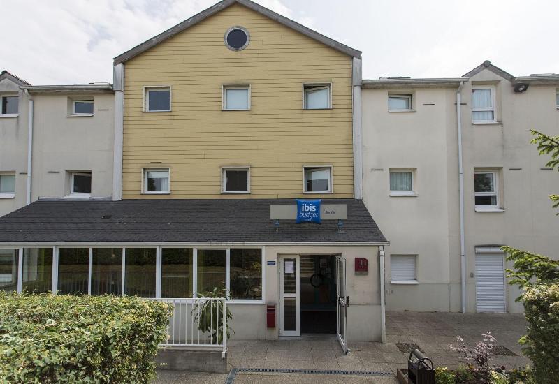 Ibis Budget Senlis Екстериор снимка