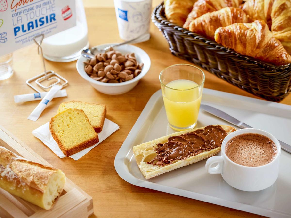 Ibis Budget Senlis Екстериор снимка